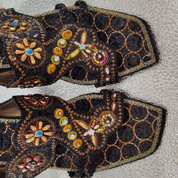 John Fashion Embroidered & Beaded Unique Slides Wedge Heal Size 9 - Picture 4 of 16